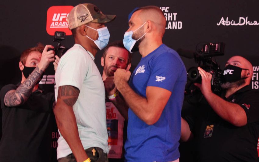 Видео боя Алекс Оливейра - Петер Соботта UFC on ESPN 14