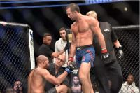 Люк Рокхолд: "Майкл Биспинг - худший чемпион в истории UFC"
