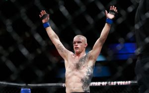 Легковес UFC Эван Данхем обратился к Элу Яквинте