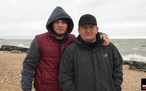 Абдулманап Нурмагомедов: "Если бы Макгрегор коснулся папахи — мгновенно получил бы удар"