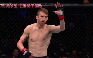 Видео боя Кори Сандхаген – Марио Баутиста UFC Fight Night 143