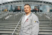 Александр Усик ведет переговоры с американским промоутером