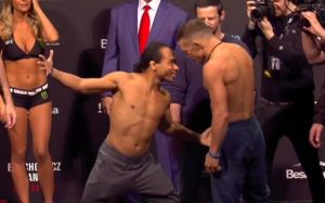 Видео боя Джон Додсон - Петр Ян UFC Fight Night 145