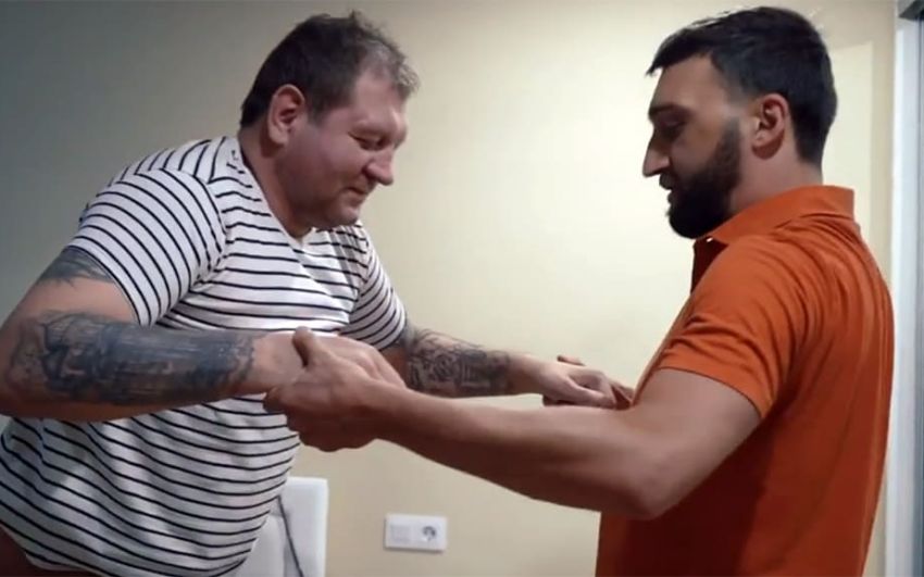 Менеджер о спасении Емельяненко после запоя: "Было по-человечески жалко его"