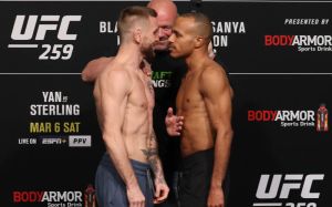 Видео боя Тим Эллиотт - Джордан Эспиноса UFC 259