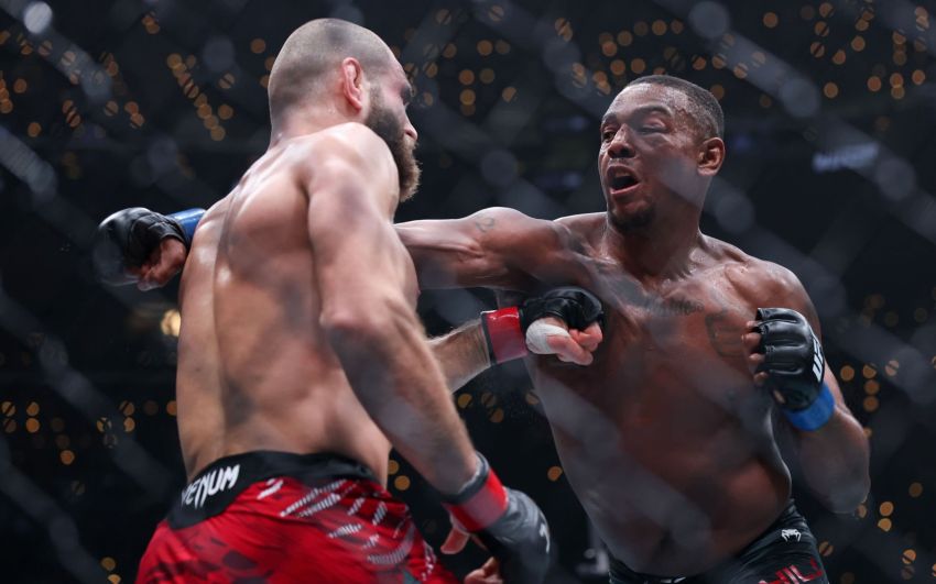 Иржи Прохазка в драматическом поединке остановил Джамаала Хилла на UFC 311