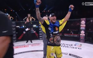 Ярослав Амосов побеждает Дагласа Лиму и становится чемпионом Bellator в полусреднем весе