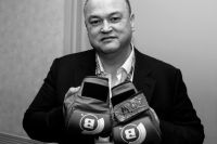 Федор Емельяненко подарил Скотту Кокеру свои перчатки
