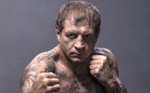 Александр Емельяненко начал подготовку к бою с Магомедом Исмаиловым