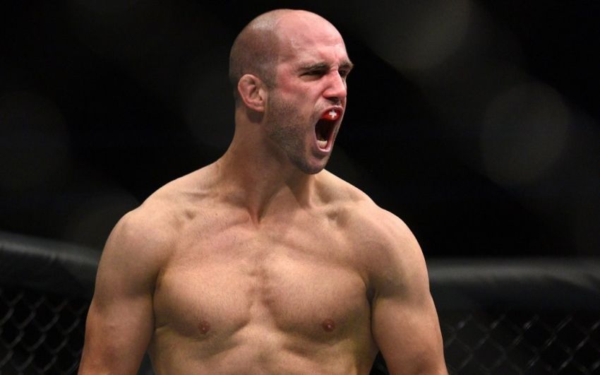 Волкан Оздемир нокаутировал Илира Латифи на UFC Fight Night 156