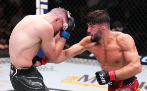Видео боя Арман Царукян - Дамир Исмагулов UFC Fight Night 216