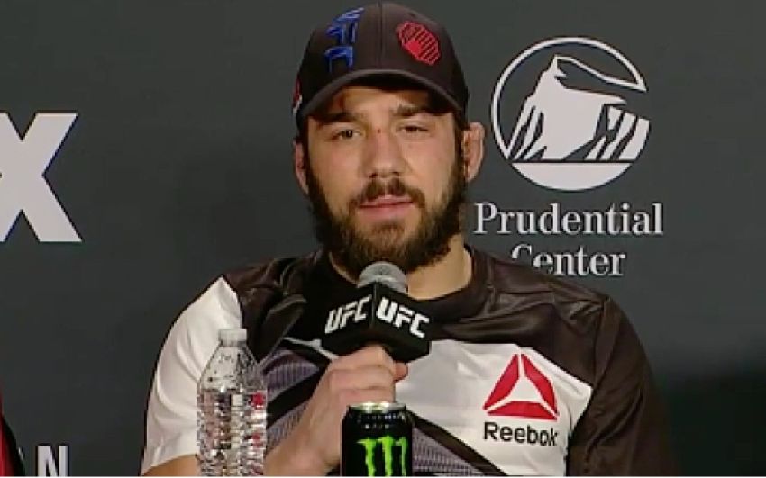 Бой Марка Диакези - Дэн Хукер перемещен в основной кард турнира UFC 219