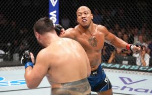 Сирил Ган нокаутировал Тая Туивасу в главном событии UFC Fight Night 209
