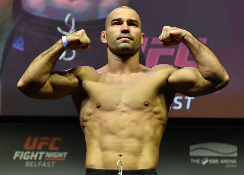 Артем Лобов просил у Bellator миллион долларов за бой с Майклом Пейджем