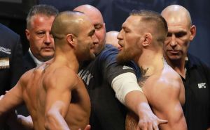 Видео боя Конор Макгрегор - Эдди Альварес UFC 205