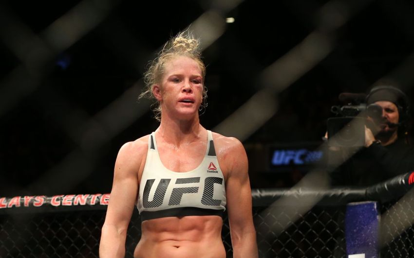 Холли Холм получила травму и не сможет выступить на турнире UFC 243