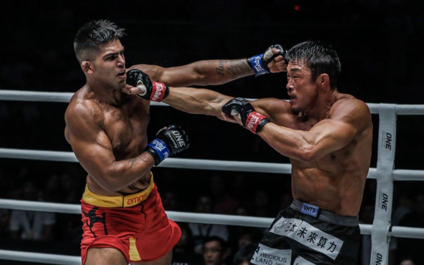 Видео боя Йошихиро Акияма - Агилан Тани ONE Championship: Legendary Quest