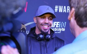 Андре Уорд подписал долгосрочный контракт с телесетью ESPN