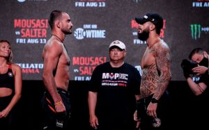 Андрей Корешков уверенно победил Сабаха Хомаси на Bellator 264