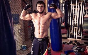 Али Багов нокаутировал Глеристоне Сантоса на турнире ACB 86