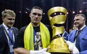 Владимир Кличко - о бое Усика с Гассиевым: "Как еще можно было получить шанс поднять флаг и исполнить гимн Украины в Москве?"
