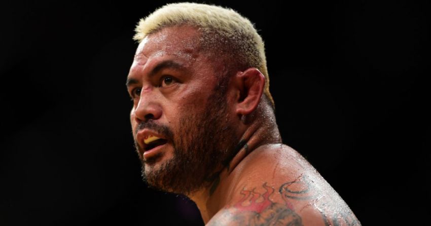 Марк Хант осуждает решение UFC дать Леснару титульный бой