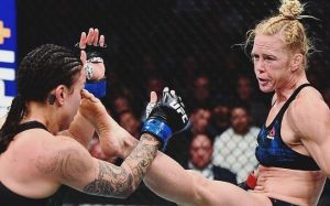 Холли Холм уверенно прошла Ракель Пеннингтон на UFC 246