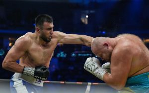 Видео боя Баходир Джалолов – Игорь Шевадзуцкий