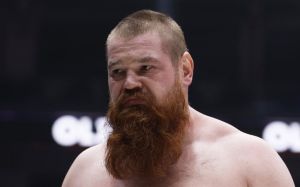 Дацик проиграл Жасланову спорным судейским решением на совместном турнире Ural FC и Naiza