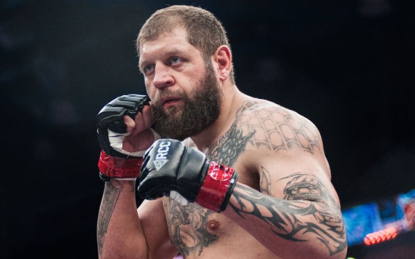 Александр Емельяненко в ближайшее время не появится в Bellator
