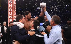 Амир Хан: "С точки зрения техники Джошуа не может победить Фьюри"