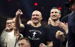 Александр Усик отреагировал на претензии Тайсона Фьюри и Фрэнка Уоррена: "Я победил"