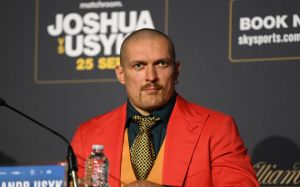 Александр Усик - о спаррингах перед боем с Джошуа: "Я провел 15 раундов по 4 минуты, и перерыв был 30 секунд"