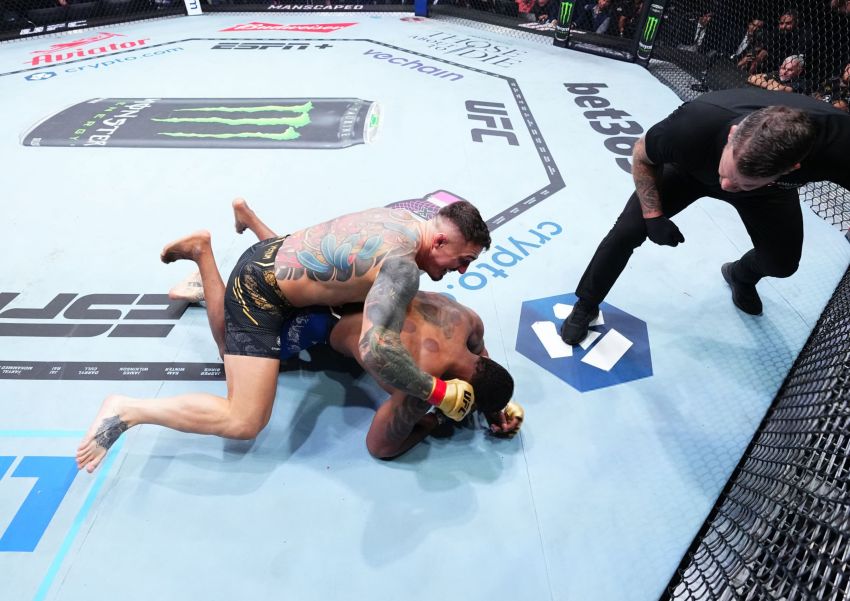 Том Аспиналл быстро разобрался с Кертисом Блэйдсом в реванше на UFC 304