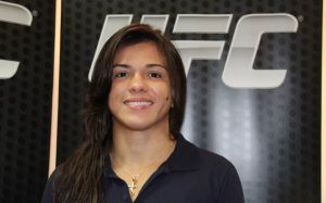 Клаудия Гаделья встретится с Карлой Эспарзой на турнире UFC 225