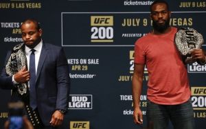 Дана Уайт хотел сделать трилогию Джонс - Кормье на турнире UFC 235 в Лас-Вегасе