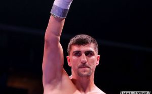 Хук и Бриедис оспорят временный титул WBC, в Влодарчик и Гевор определят соперника Гассиева