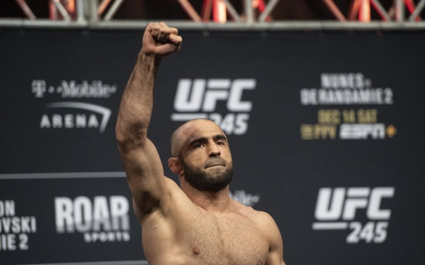 Омари Ахмедов подерется против Брэда Тавареса на UFC 264