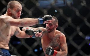 Видео боя Алекс Мороно - Сантьяго Понзиниббио UFC 282