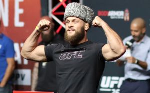 Рафаэль Физиев снялся с боя против Дос Аньоса из-за болезни