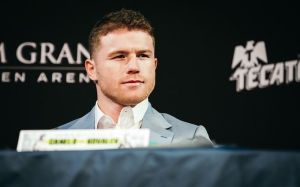 Карл Фрэмптон назвал самого сложного соперника для Альвареса во втором среднем весе