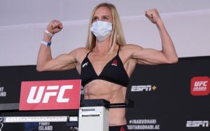 Результаты взвешивания турнира UFC on ESPN 16: Холли Холм - Ирен Алдана
