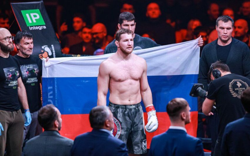Минеев: "По аэропорту в военной форме не хожу"