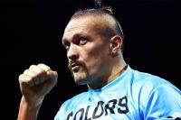 Фрэнк Уоррен перечислил все варианты продолжения карьеры Усика: "Мяч не его стороне"