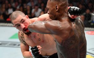 Уиттакер выдвинул идею, как избавиться от спорных судейских решений в UFC