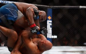 Видео боя Деррик Льюис – Маркос Рожериу де Лима UFC 291