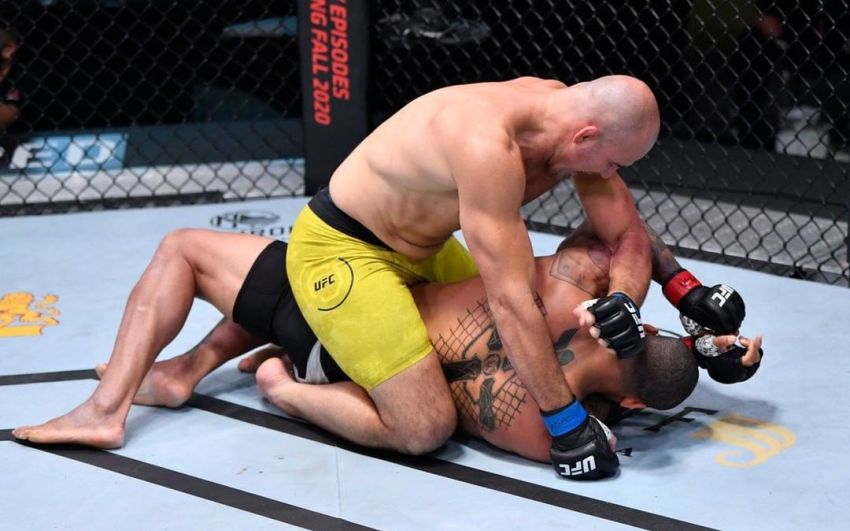 Гловер Тейшейра досрочно остановил Тиаго Сантоса на UFC on ESPN+ 40
