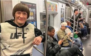 "Ты должен пахать, как лошадь". Жумагулов назвал условие для проживания в США