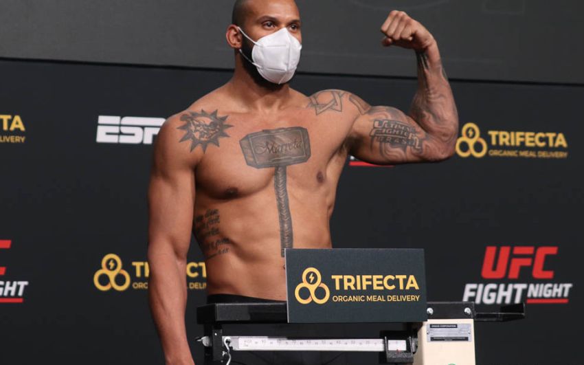 Результаты взвешивания турнира UFC on ESPN+ 40: Тиаго Сантос - Гловер Тейшейра