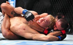 Видео боя Алешандре Пантоже – Кай Асакуру UFC 310